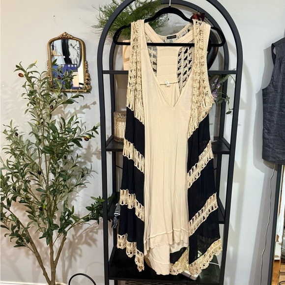 coco + carmen Cream Women's Dress with kimono on top - Picture 1 of 11